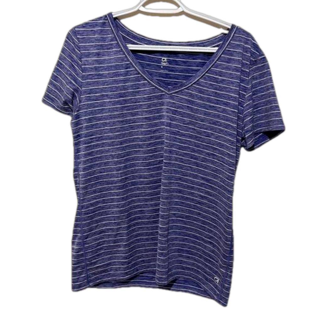 Gap fit blue/white striped t-shirt